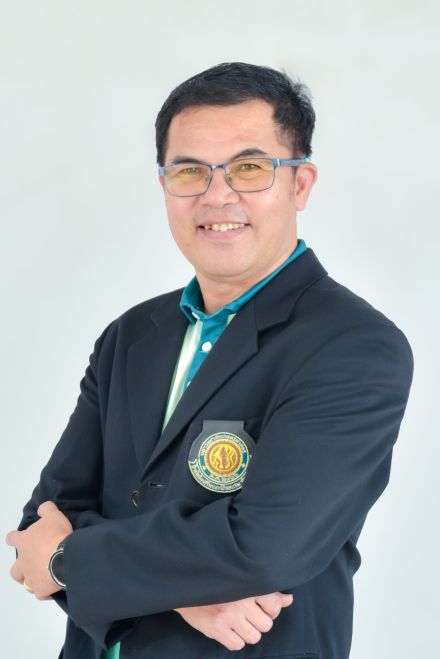 นายนพสิทธิ์ ล่องจ้า