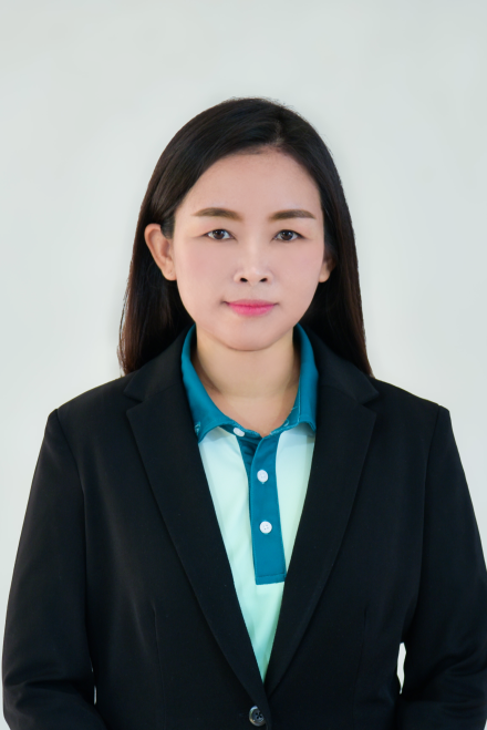 นางสาวรัตติยา แซ่ลิ้ม