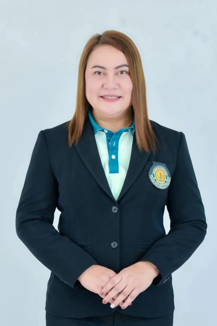 นางสาววริฏฐา ทองสมุทร